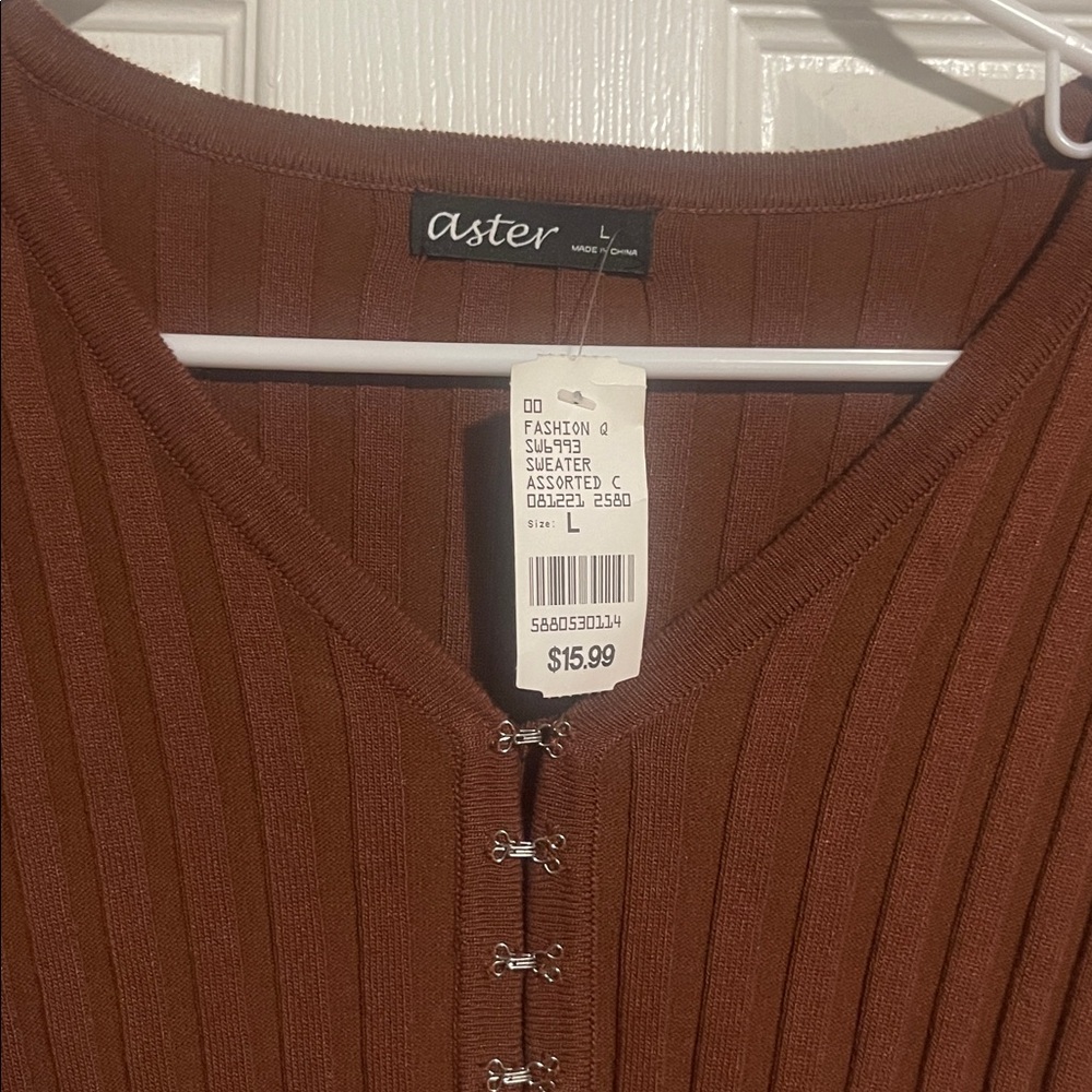 Brown Ribbed V-Neck Sweater - Picture 6 of 6